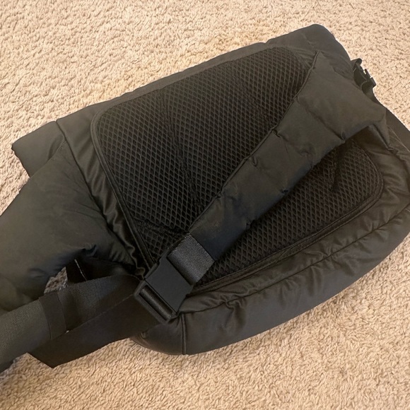 Rains Bator Puffer Bag - Picture 5 of 5